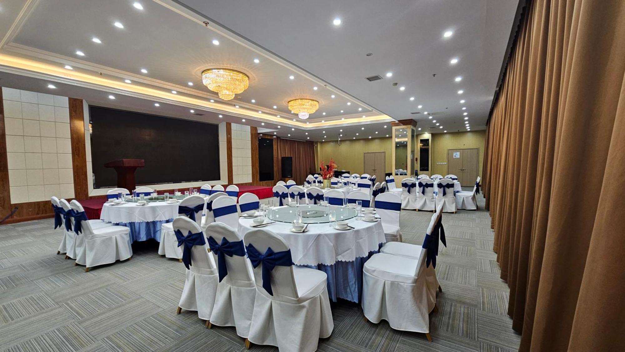 Holiday Inn Express Chengdu Tianfu Square By Ihg - Chunxi Road And Kuanzhai Alley Εξωτερικό φωτογραφία