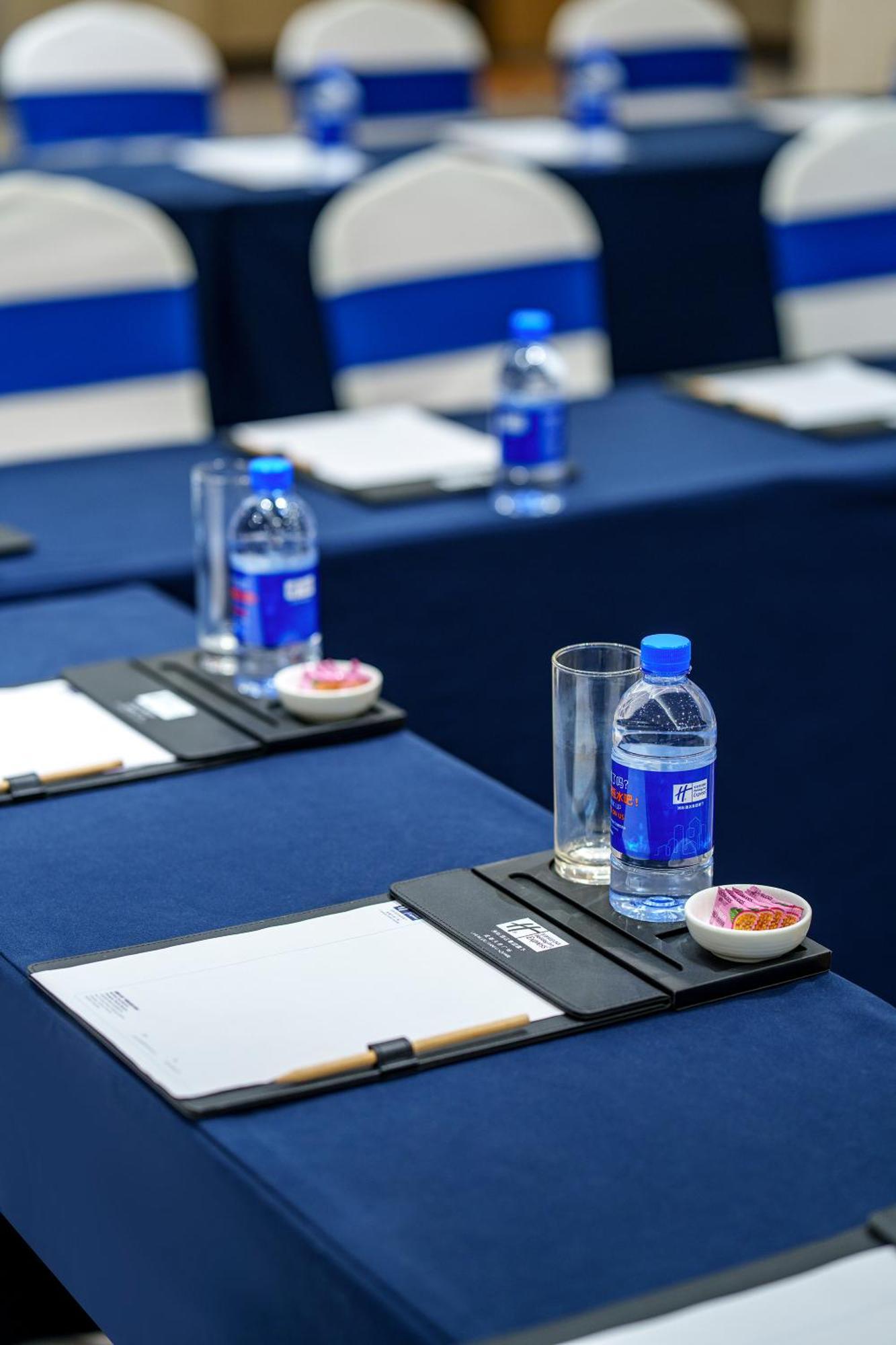 Holiday Inn Express Chengdu Tianfu Square By Ihg - Chunxi Road And Kuanzhai Alley Εξωτερικό φωτογραφία
