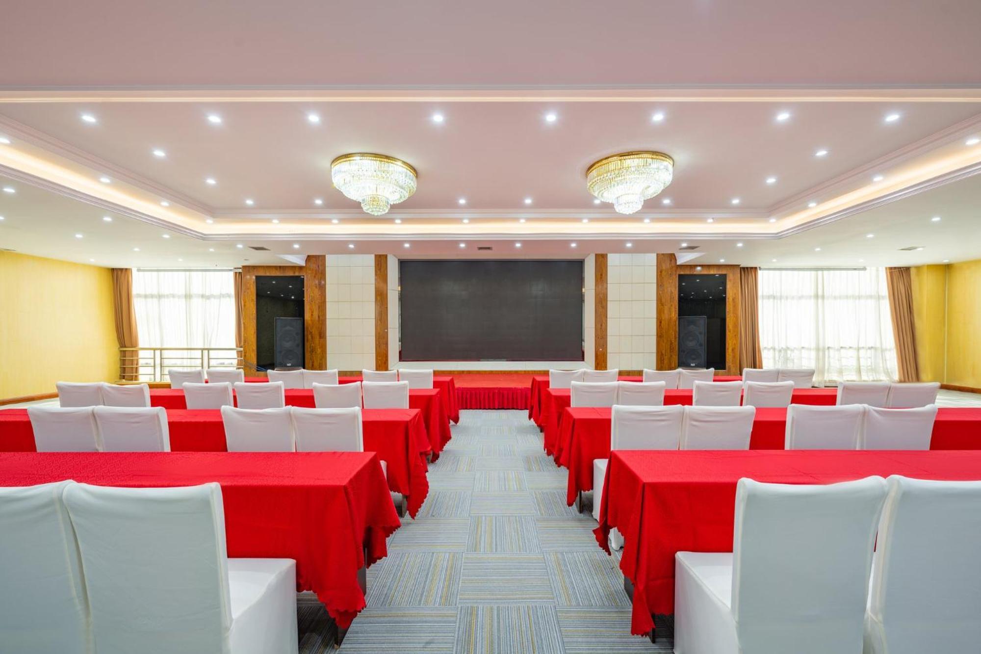 Holiday Inn Express Chengdu Tianfu Square By Ihg - Chunxi Road And Kuanzhai Alley Εξωτερικό φωτογραφία